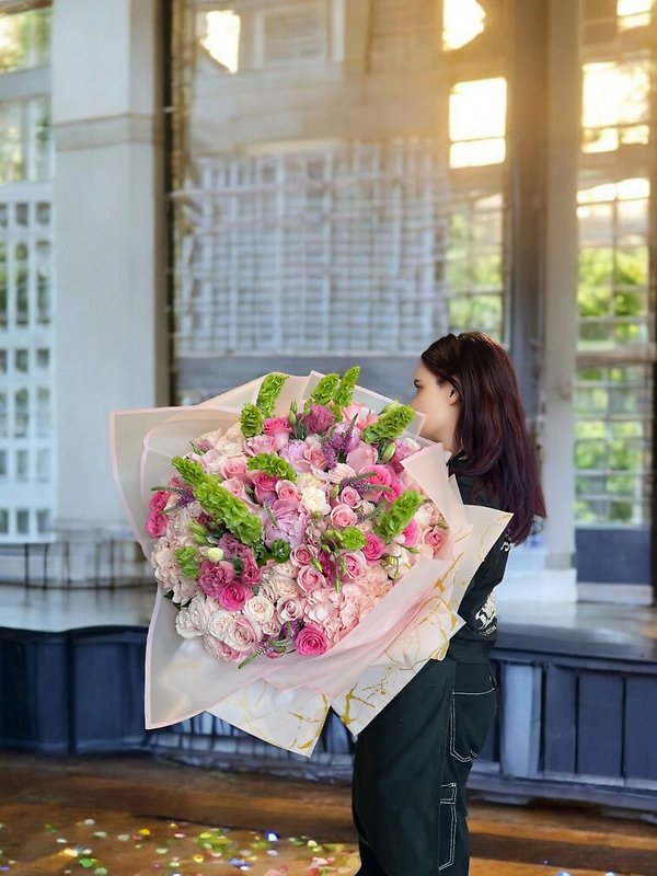 Grand Romance Bouquet